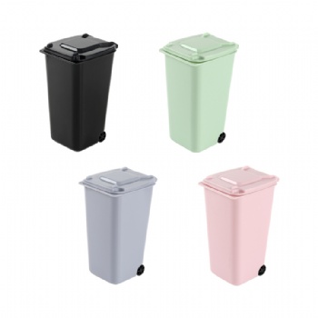 Plastic trash can